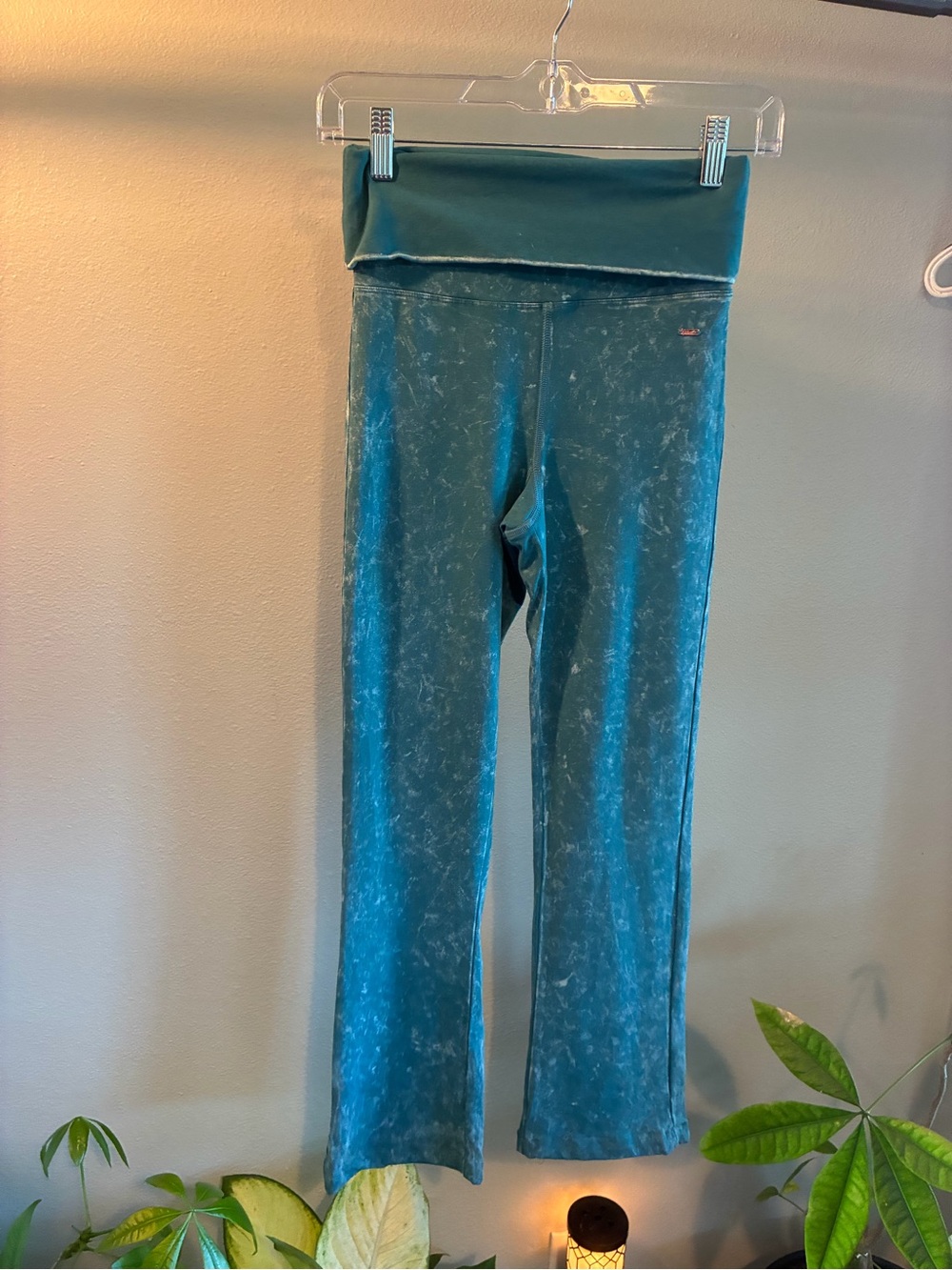 PINK by Victoria’s Secret Blue Mineral Wash Yoga Pants Size XS